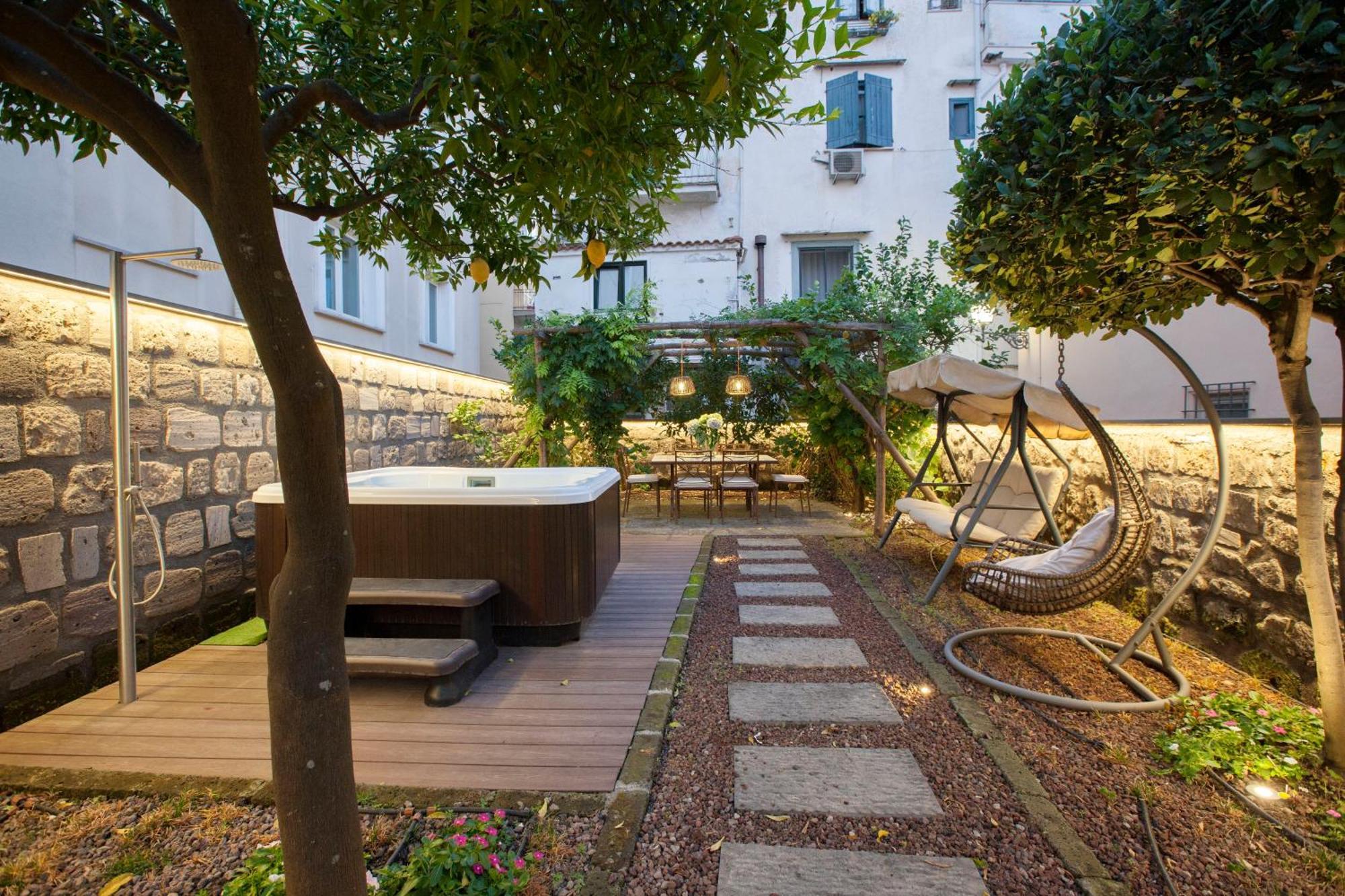 Amore Rentals - Appartamento Terrazza Tasso سورينتو المظهر الخارجي الصورة