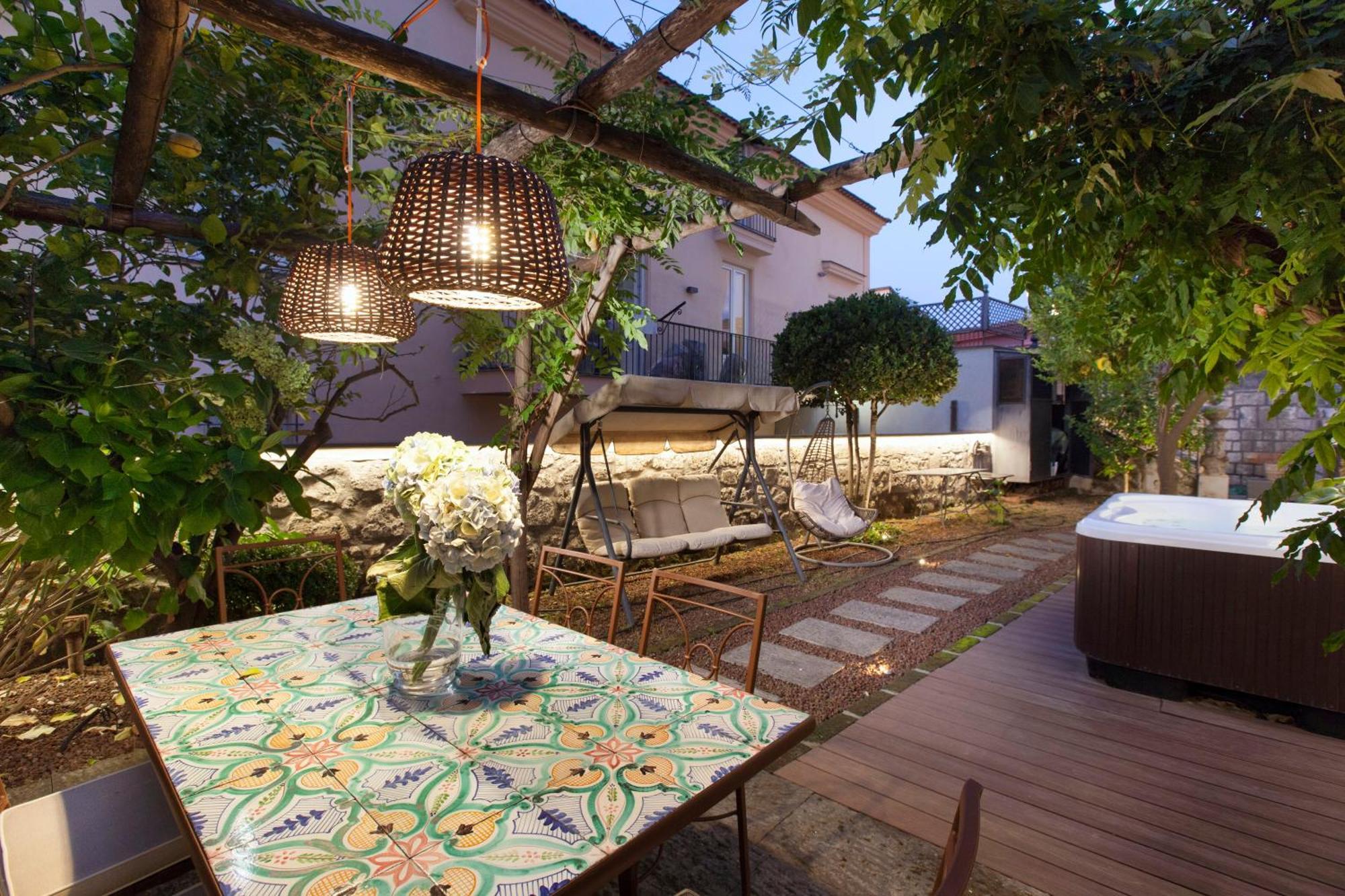 Amore Rentals - Appartamento Terrazza Tasso سورينتو المظهر الخارجي الصورة